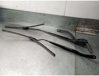 Recambio de brazo limpia delantero derecho para renault scenic ii 1.6 16v referencia OEM IAM 80010797 7701061770 