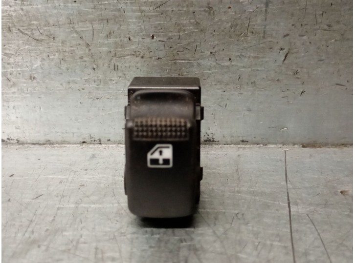Replacement rear left window regulator switch for Hyundai Getz (TB) 1.1 12V CAT OEM IAM reference 935801C000BJ 935801C000BJ 