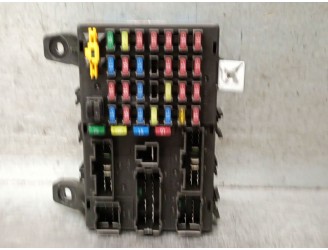 Recambio de caja reles / fusibles para hyundai getz (tb) 1.1 12v cat referencia OEM IAM 911981C010 