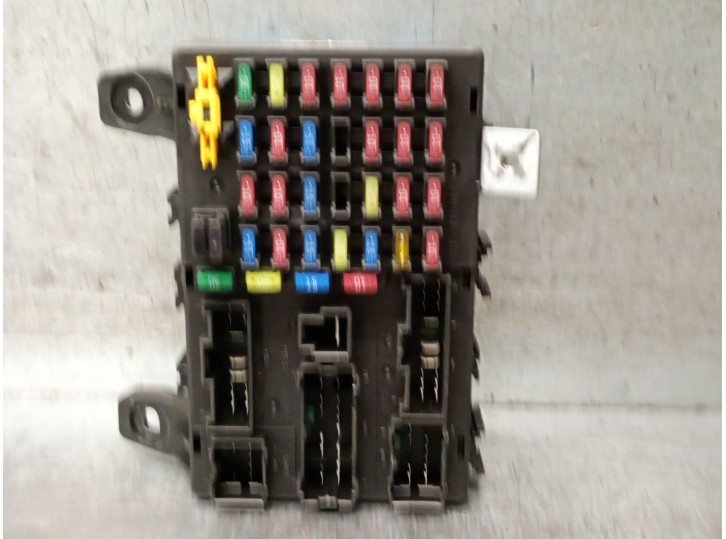 Recambio de caja reles / fusibles para hyundai getz (tb) 1.1 12v cat referencia OEM IAM 911981C010 