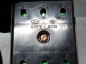 Replacement front left window regulator switch for Hyundai Getz (TB) 1.1 12v cat OEM IAM reference 935701C010 935701C010 