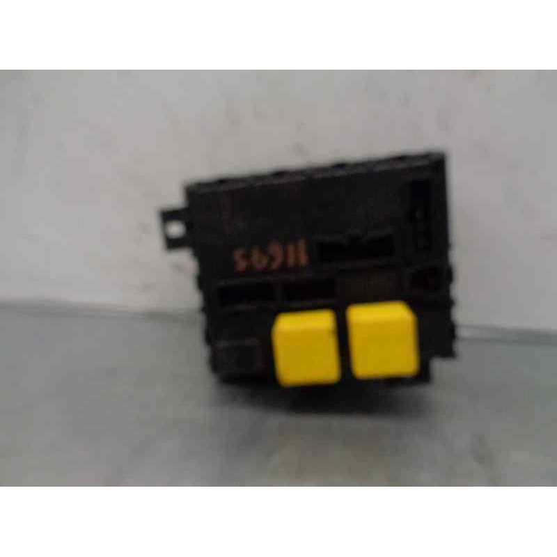 Recambio de caja reles / fusibles para fiat bravo (182) jtd 105 / 100 gt referencia OEM IAM 46533389  