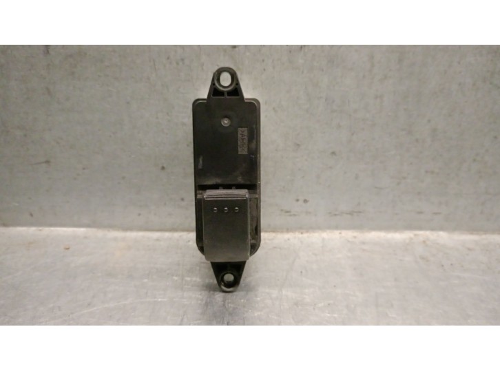 Recambio de mando elevalunas delantero derecho para mazda cx-7 (er) 2.2 turbodiesel cat referencia OEM IAM EH6266370 