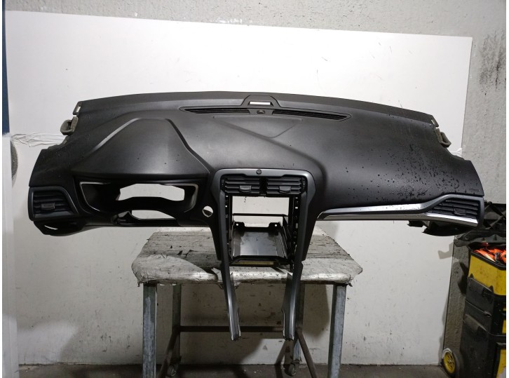 Recambio de salpicadero para ford mondeo v sedán (cd) 2.0 hybrid referencia OEM IAM 2437320 2437320 