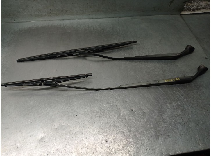 Recambio de brazo limpia delantero derecho para hyundai getz (tb) 1.1 12v cat referencia OEM IAM 9835017000 983601C000 