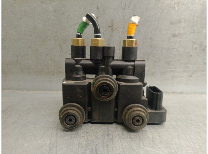 Recambio de modulo electronico para land rover defender station wagon (l663) d250 mhev 4x4 referencia OEM IAM CPLA5B710AE LR0702