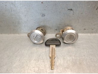 Recambio de bombin puerta delantera derecha para suzuki samurai (sj) 1.3 cat referencia OEM IAM G13BA G13BA 