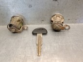 Recambio de bombin puerta delantera derecha para suzuki samurai (sj) 1.3 cat referencia OEM IAM G13BA G13BA 