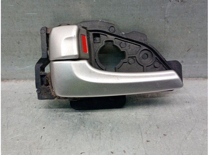 Recambio de maneta interior delantera izquierda para hyundai ix35 (lm, el, elh) 1.6 referencia OEM IAM 826132S000 826112S0009P 