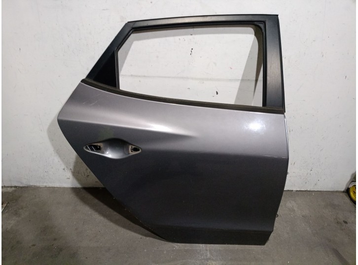 Recambio de puerta trasera derecha para hyundai ix35 (lm, el, elh) 1.6 referencia OEM IAM 770042Y001 770042Y001 