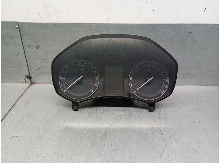 Recambio de cuadro instrumentos para skoda octavia berlina (1z3) 2.0 tdi referencia OEM IAM 1Z0920810D 1Z0920812D 