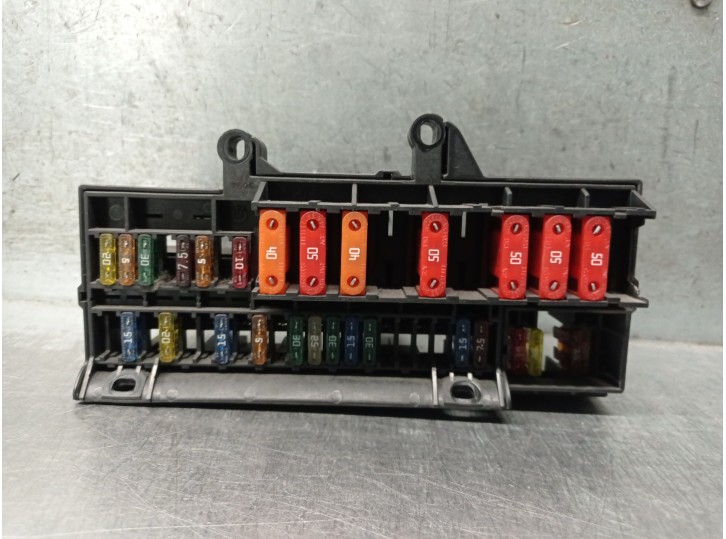Recambio de caja reles / fusibles para bmw 7 (e65, e66, e67) 730 d referencia OEM IAM 69005820  