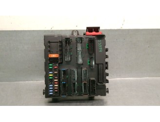 Recambio de caja reles / fusibles para opel vectra c (z02) 3.0 cdti (f69) referencia OEM IAM 13205777  460023260 LEAR