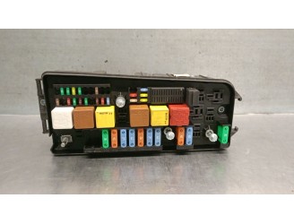 Recambio de caja reles / fusibles para opel vectra c (z02) 3.0 cdti (f69) referencia OEM IAM 13205795  519174007 LEAR