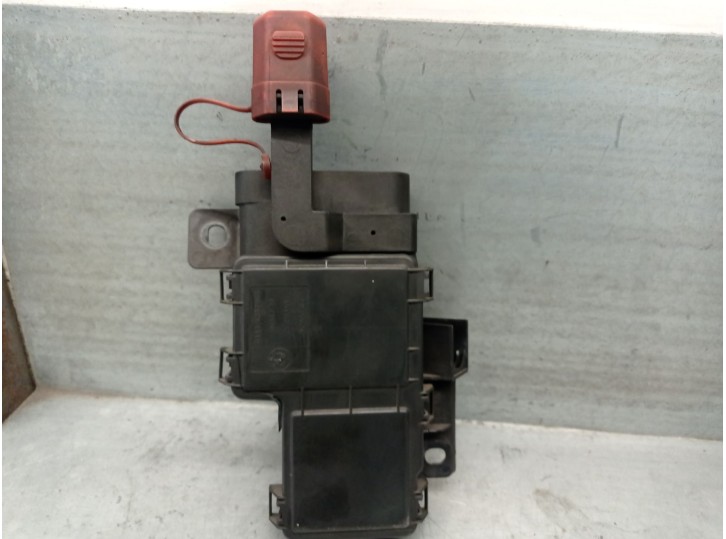 Recambio de caja reles / fusibles para bmw 7 (e65, e66, e67) 730 d referencia OEM IAM 61138387568  10688710