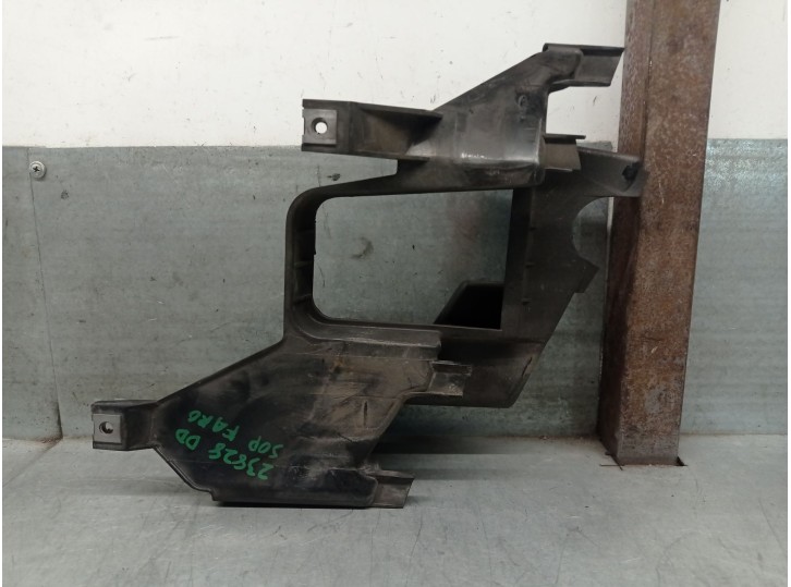 Replacement right headlight bracket for BMW 7 (E65, E66, E67) 730 d OEM IAM reference 63126917316 63126917316 