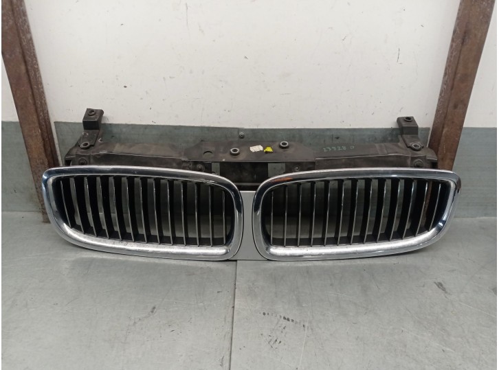 Recambio de rejilla delantera para bmw 7 (e65, e66, e67) 730 d referencia OEM IAM 51137037727 51137037727 