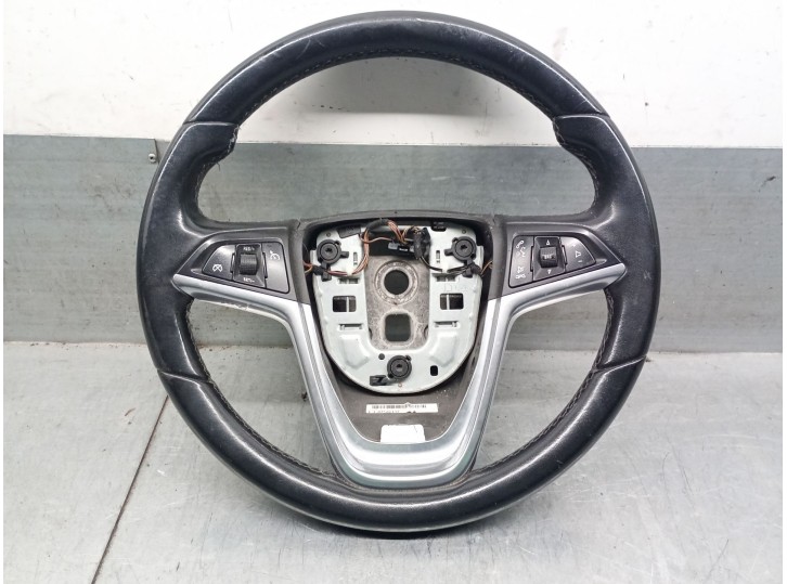 Recambio de volante para opel astra j lim. 1.7 16v cdti referencia OEM IAM 13305818 913373 