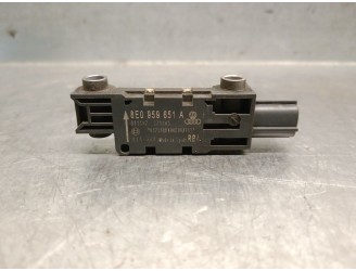 Recambio de sensor impacto para audi a3 (8p) 2.0 tdi referencia OEM IAM 8E0959651A  