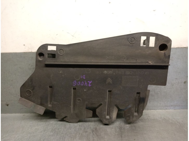 Recambio de molduras delanteras para citroën c3 1.4 hdi sx plus referencia OEM IAM 9640074380 7104N7 