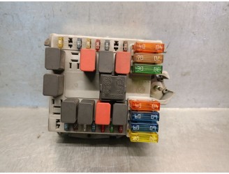 Recambio de caja reles / fusibles para citroën c3 1.4 hdi sx plus referencia OEM IAM 46835587  46835587 DEPLHI