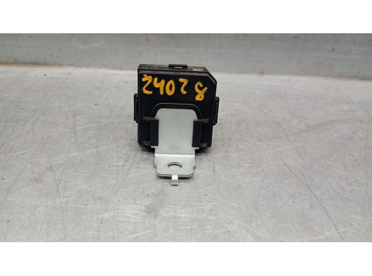 Recambio de centralita inmovilizador para hyundai i10 1.0 cat referencia OEM IAM 95420B4000 