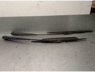 Recambio de brazo limpia delantero derecho para ford mondeo berlina 2.0 16v cat referencia OEM IAM 6820505 1027170 