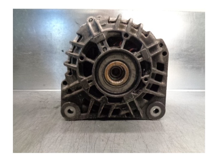 Replacement alternator for Volvo V40 estate diesel CAT OEM IAM reference 8200162474 SG12B071 VALEO
