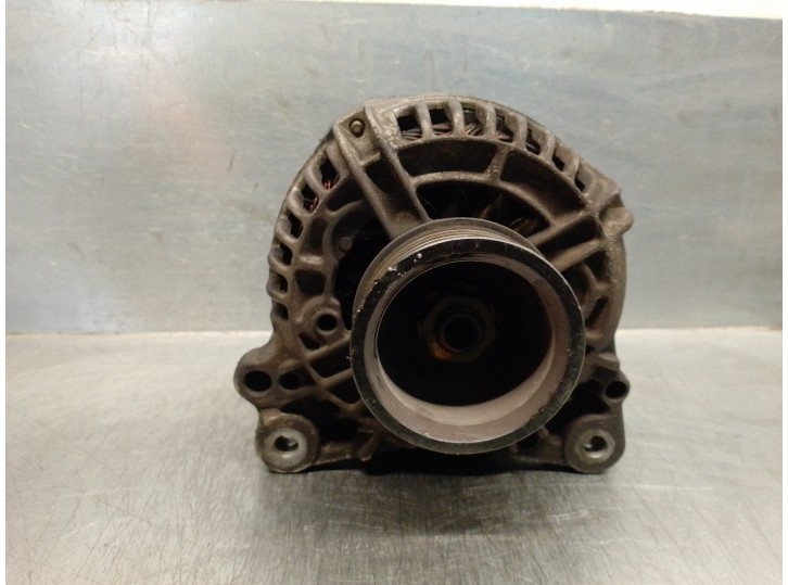 Replacement alternator for Volvo S80 sedan 2.5 turbodiesel OEM IAM reference 9459093 0124515021 BOSCH