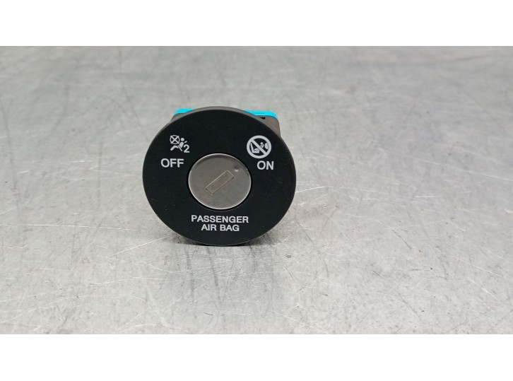 Replacement switch for Hyundai i10 1.0 CAT OEM IAM reference 95940B4100 95940B4100 