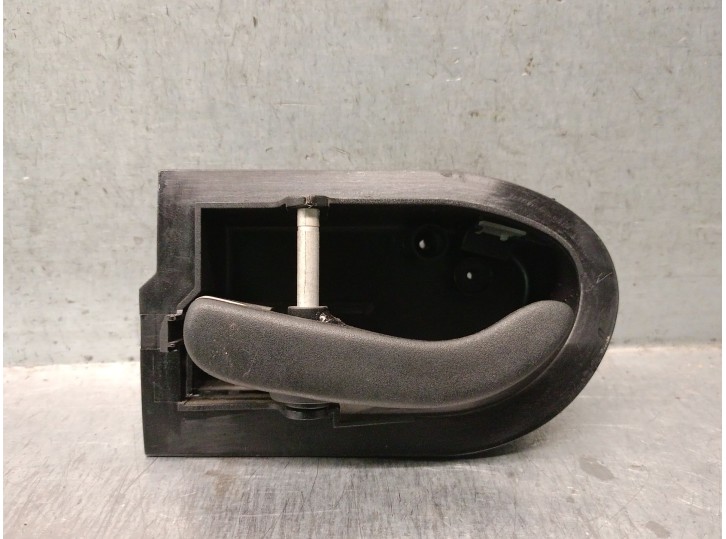 Recambio de maneta interior trasera izquierda para ford mondeo berlina 2.0 16v cat referencia OEM IAM 1068995 1068995 
