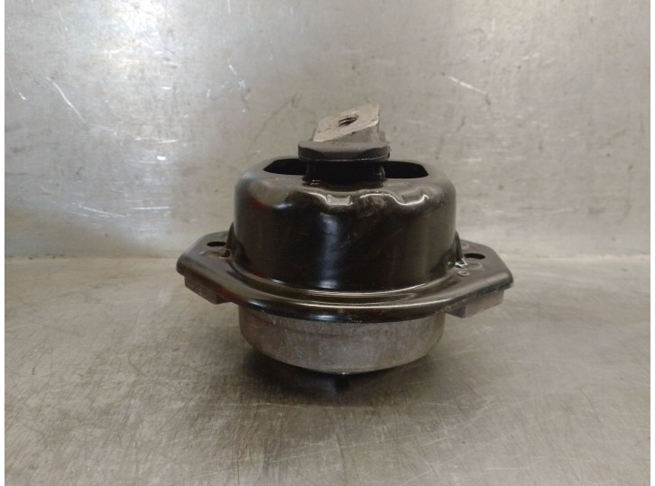 Recambio de soporte motor izquierdo para bmw 7 (e65, e66, e67) 730 d referencia OEM IAM 677079502  
