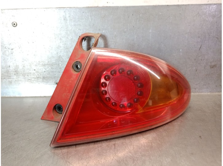 Recambio de piloto trasero derecho para seat leon (1p1) 2.0 tdi referencia OEM IAM 98205600 1P0945111C 