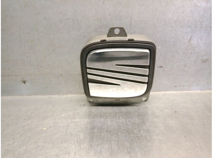 Recambio de maneta exterior porton para seat leon (1p1) 2.0 tdi referencia OEM IAM 5P0827565C 5P0827565C 