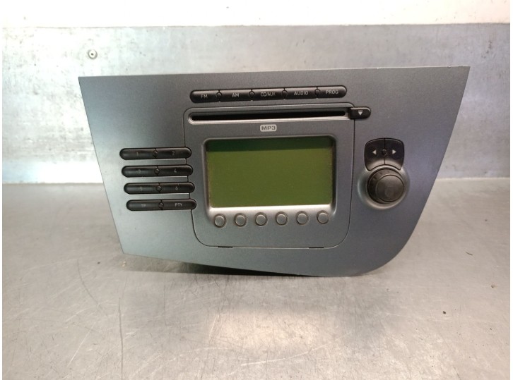 Recambio de sistema audio / radio cd para seat leon (1p1) 2.0 tdi referencia OEM IAM 1P1035186B 1P0035192 