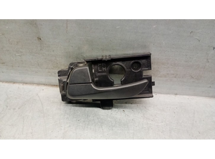 Recambio de maneta interior delantera izquierda para hyundai i10 1.0 cat referencia OEM IAM 82610B4000PYN 82610B4000PYN 