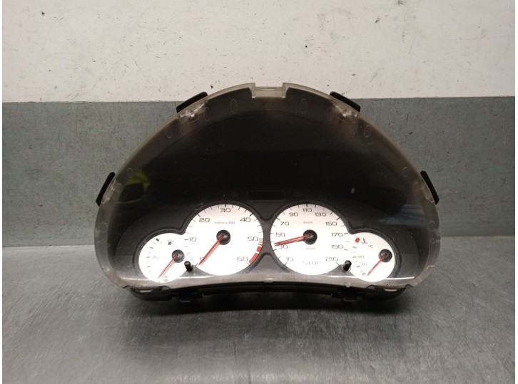 Recambio de cuadro instrumentos para peugeot 206 berlina 1.4 hdi referencia OEM IAM 9648836580 6106LJ 