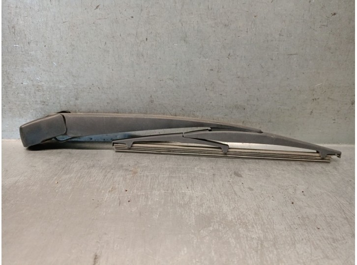 Recambio de brazo limpia trasero para mitsubishi asx (ga0w) 1.8 di-d cat referencia OEM IAM 8253A029 8253A029 