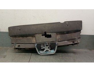 Recambio de panel frontal para peugeot 407 st confort referencia OEM IAM 7416C3 7416C3 