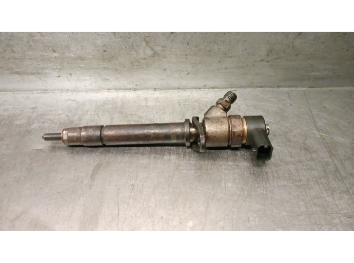 Recambio de inyector para volvo s60 berlina d5 referencia OEM IAM 8658351  0445110078 BOSCH