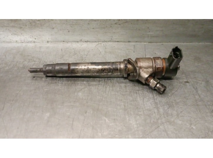 Recambio de inyector para volvo s60 berlina d5 referencia OEM IAM 8658351  0445110078 BOSCH