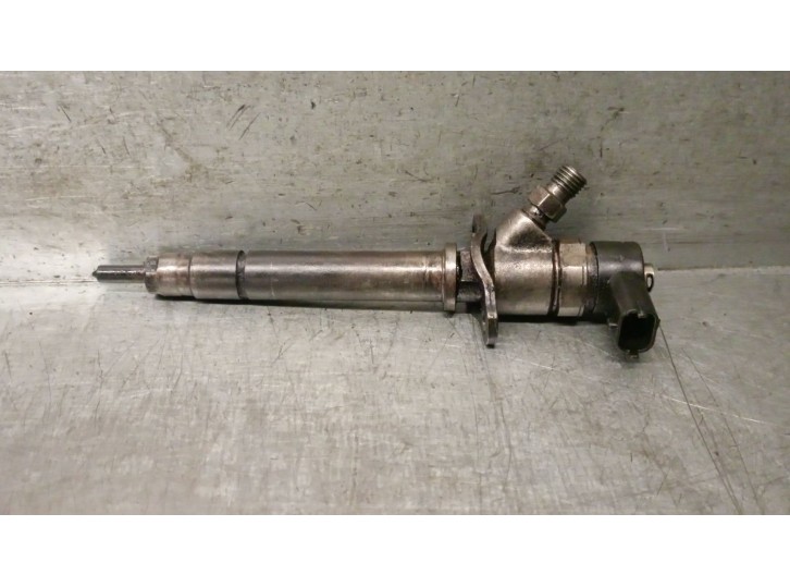 Recambio de inyector para volvo s60 berlina d5 referencia OEM IAM 8658351  0445110078 BOSCH