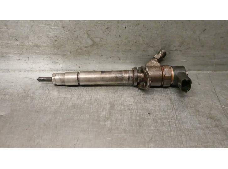 Recambio de inyector para volvo s60 berlina d5 referencia OEM IAM 8658351 0445110078 BOSCH