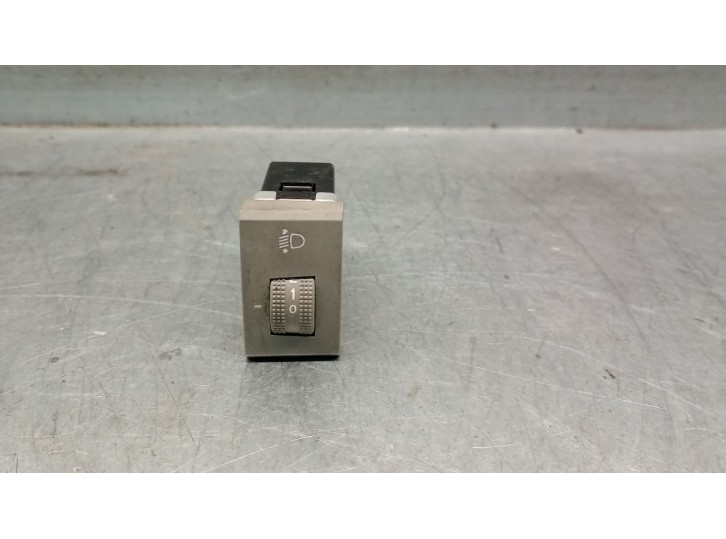 Recambio de interruptor para kia cerato 2.0 turbodiesel cat referencia OEM IAM 933102F000IM 933102F000IM 