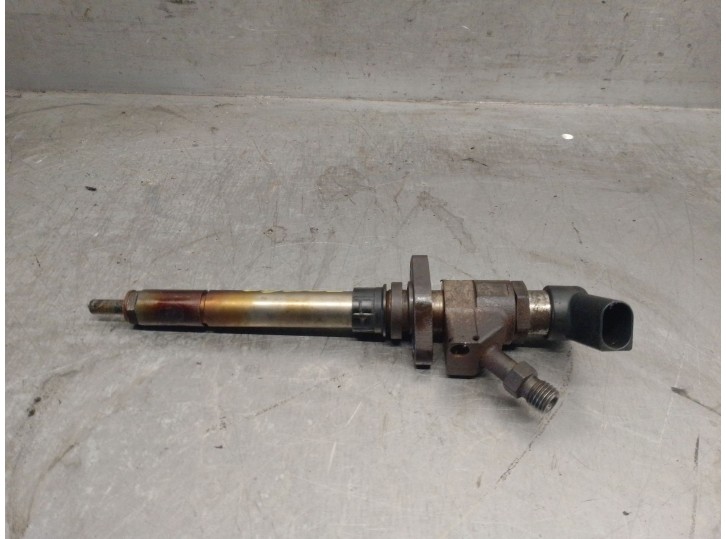 Recambio de inyector para volvo s40 berlina 2.0 diesel cat referencia OEM IAM 9657144580  SIEMENS