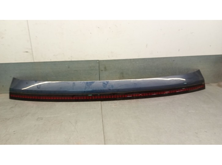 Recambio de piloto central de freno para hyundai kona furgoneta/suv (os, ose, osi) ev referencia OEM IAM 92409HF000 