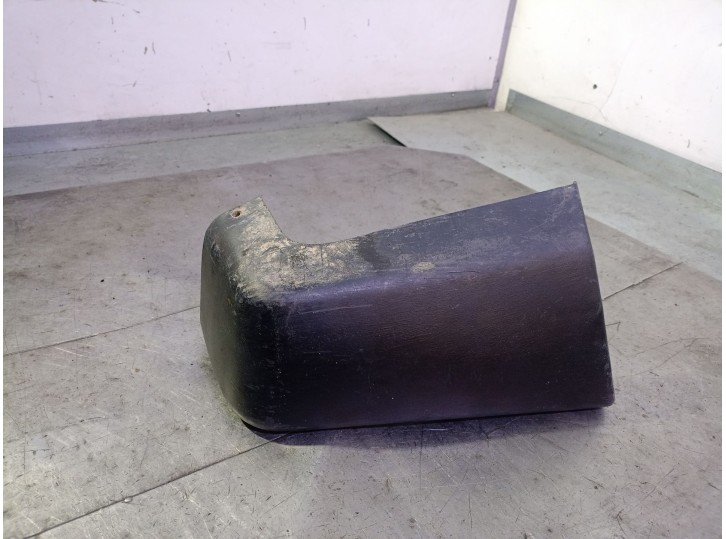 Recambio de molduras traseras para ford fiesta berl./courier 1.8 diesel referencia OEM IAM 92FB17979AE 