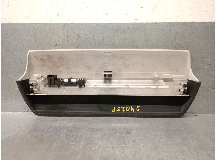 Recambio de luz central de freno para citroën c5 berlina 2.0 hdi fap referencia OEM IAM 9681063580 6351EA 