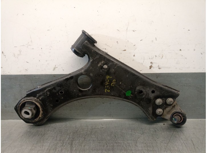 Recambio de brazo suspension inferior delantero derecho para jeep compass (mp, m6, mv, m7) 1.4 multiair referencia OEM IAM P6831