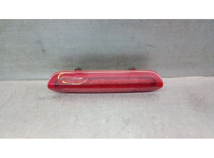 Recambio de luz central de freno para kia cerato 2.0 turbodiesel cat referencia OEM IAM 927002F200 927002F200 